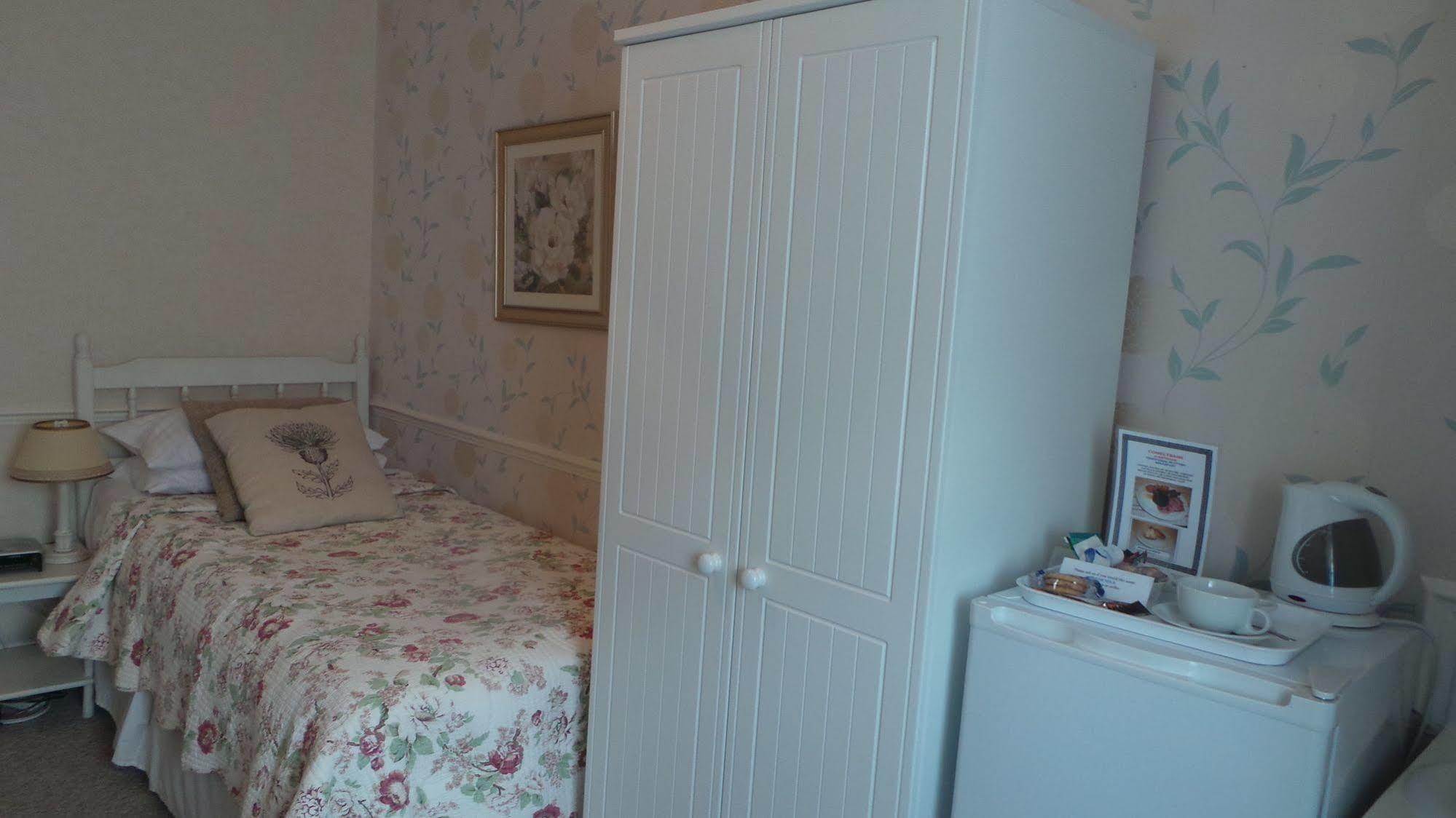 Comelybank Guesthouse ครีฟ ภายนอก รูปภาพ