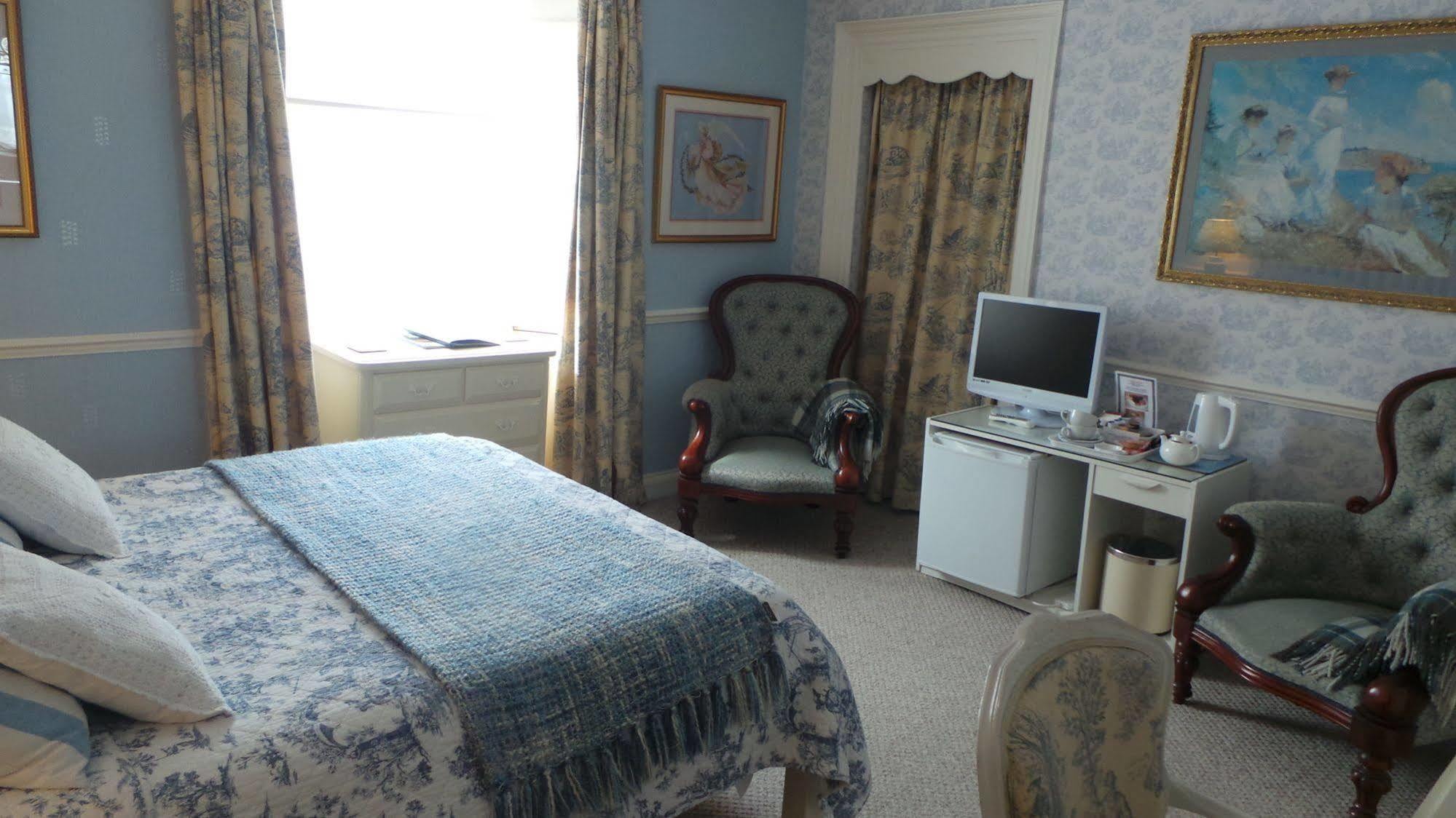 Comelybank Guesthouse ครีฟ ภายนอก รูปภาพ