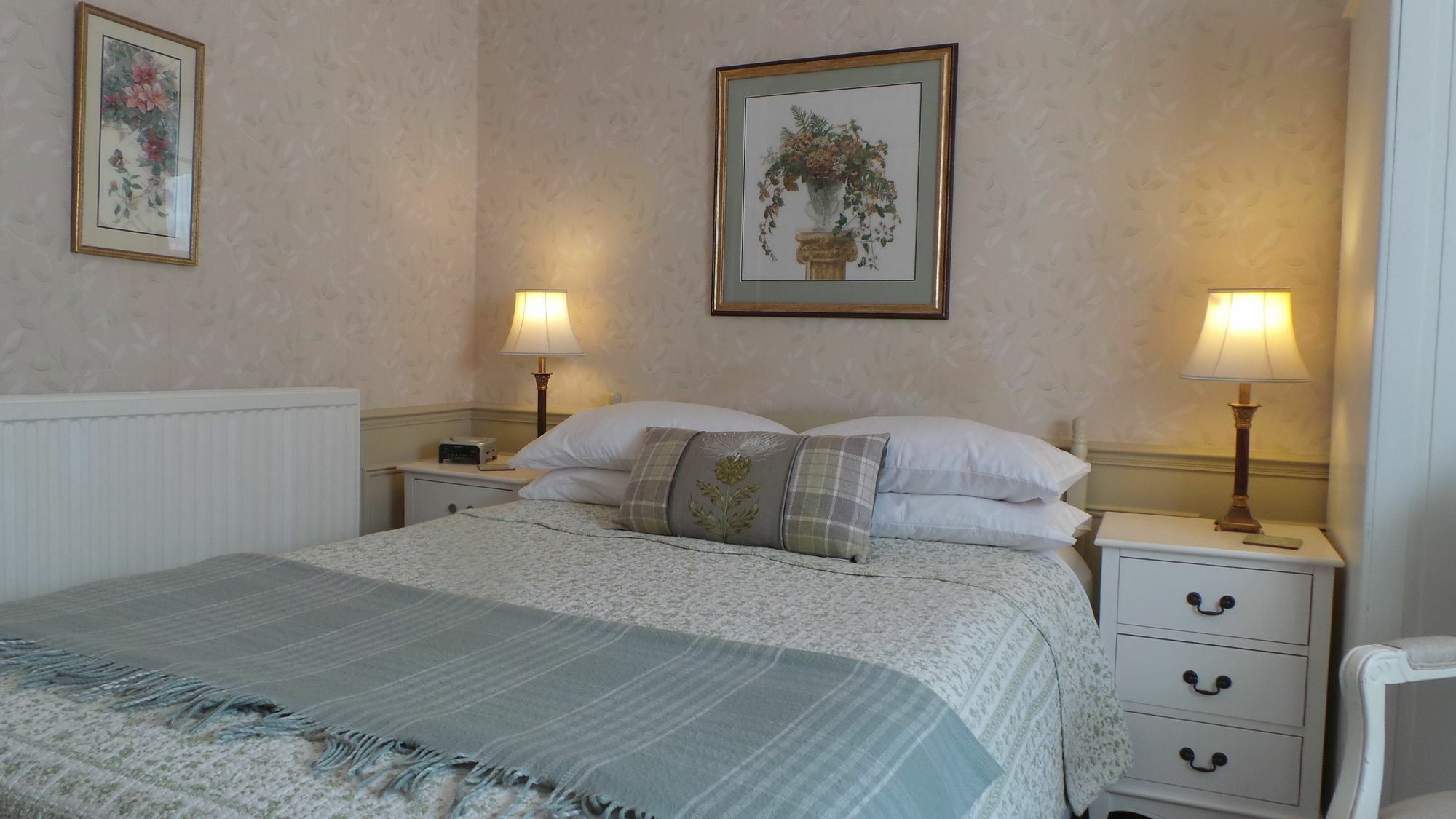 Comelybank Guesthouse ครีฟ ภายนอก รูปภาพ